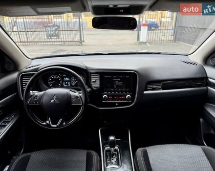 Сірий Міцубісі Аутлендер, об'ємом двигуна 2.36 л та пробігом 136 тис. км за 14800 $, фото 12 на Automoto.ua