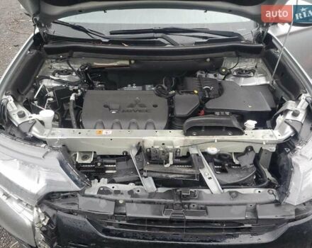 Серый Мицубиси Аутлендер, объемом двигателя 2.36 л и пробегом 112 тыс. км за 2900 $, фото 11 на Automoto.ua