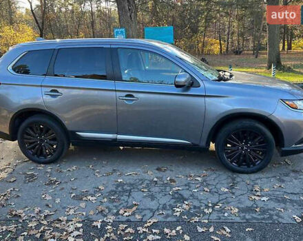 Серый Мицубиси Аутлендер, объемом двигателя 2.4 л и пробегом 120 тыс. км за 23200 $, фото 4 на Automoto.ua