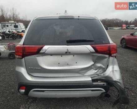 Серый Мицубиси Аутлендер, объемом двигателя 2.36 л и пробегом 112 тыс. км за 2900 $, фото 5 на Automoto.ua