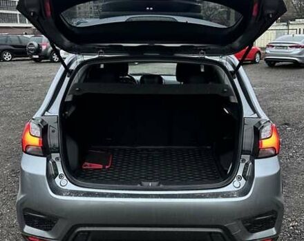 Серый Мицубиси Аутлендер, объемом двигателя 2 л и пробегом 70 тыс. км за 16899 $, фото 6 на Automoto.ua