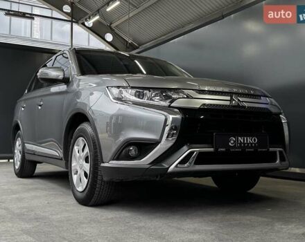 Серый Мицубиси Аутлендер, объемом двигателя 2 л и пробегом 91 тыс. км за 19000 $, фото 5 на Automoto.ua
