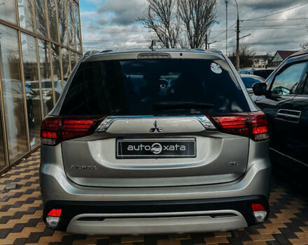 Серый Мицубиси Аутлендер, объемом двигателя 2.4 л и пробегом 95 тыс. км за 16500 $, фото 5 на Automoto.ua