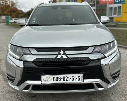 Сірий Міцубісі Аутлендер, об'ємом двигуна 2.36 л та пробігом 179 тис. км за 24950 $, фото 1 на Automoto.ua