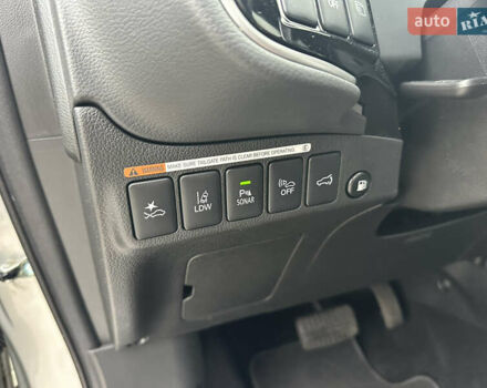 Сірий Міцубісі Аутлендер, об'ємом двигуна 2.36 л та пробігом 179 тис. км за 24950 $, фото 33 на Automoto.ua