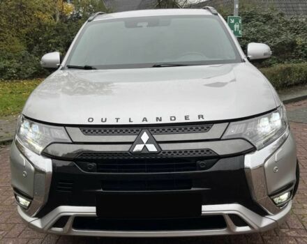 Серый Мицубиси Аутлендер, объемом двигателя 2.4 л и пробегом 49 тыс. км за 13300 $, фото 1 на Automoto.ua