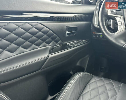 Сірий Міцубісі Аутлендер, об'ємом двигуна 2.36 л та пробігом 179 тис. км за 24950 $, фото 26 на Automoto.ua