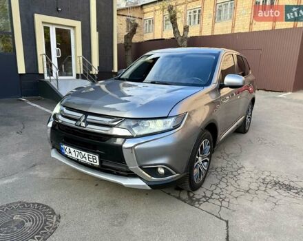 Серый Мицубиси Аутлендер, объемом двигателя 2.36 л и пробегом 136 тыс. км за 14900 $, фото 1 на Automoto.ua