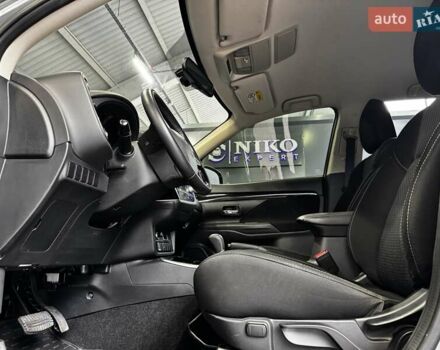 Серый Мицубиси Аутлендер, объемом двигателя 2 л и пробегом 91 тыс. км за 19000 $, фото 33 на Automoto.ua