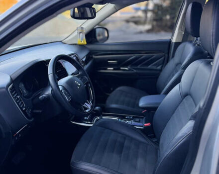 Міцубісі Аутлендер 2020 у Дніпро (Дніпропетровську) на Automoto.ua Сірий Міцубісі Аутлендер, об'ємом двигуна 2.36 л та пробігом 29 тис. км за 25500 $, фото 25 на Automoto.ua