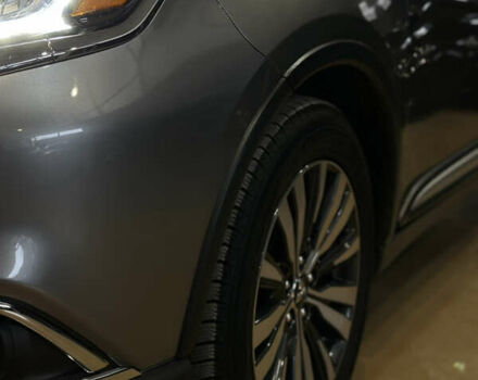 Серый Мицубиси Аутлендер, объемом двигателя 2.36 л и пробегом 130 тыс. км за 17300 $, фото 3 на Automoto.ua