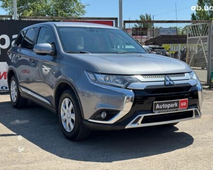 Серый Мицубиси Аутлендер, объемом двигателя 2 л и пробегом 58 тыс. км за 21790 $, фото 5 на Automoto.ua