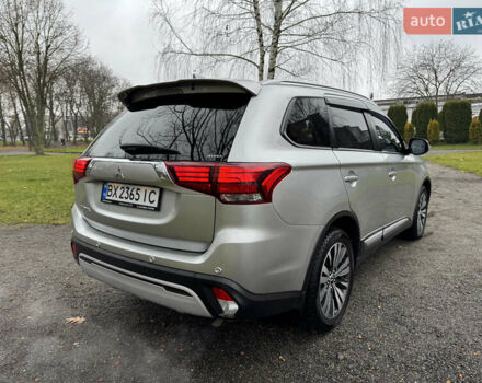 Серый Мицубиси Аутлендер, объемом двигателя 2.36 л и пробегом 142 тыс. км за 21500 $, фото 6 на Automoto.ua