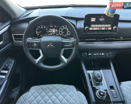 Серый Мицубиси Аутлендер, объемом двигателя 2.5 л и пробегом 94 тыс. км за 23500 $, фото 6 на Automoto.ua