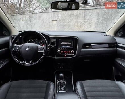 Серый Мицубиси Аутлендер, объемом двигателя 2 л и пробегом 122 тыс. км за 20990 $, фото 14 на Automoto.ua