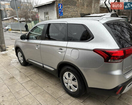Сірий Міцубісі Аутлендер, об'ємом двигуна 2 л та пробігом 63 тис. км за 22500 $, фото 2 на Automoto.ua