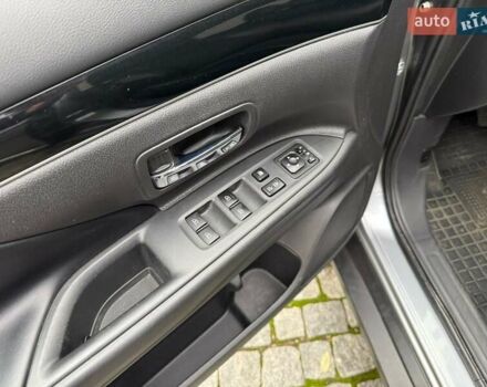 Сірий Міцубісі Аутлендер, об'ємом двигуна 2.36 л та пробігом 114 тис. км за 20000 $, фото 8 на Automoto.ua