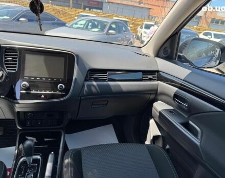 Серый Мицубиси Аутлендер, объемом двигателя 2 л и пробегом 58 тыс. км за 21790 $, фото 16 на Automoto.ua