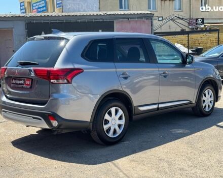Серый Мицубиси Аутлендер, объемом двигателя 2 л и пробегом 58 тыс. км за 21790 $, фото 3 на Automoto.ua