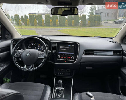 Серый Мицубиси Аутлендер, объемом двигателя 2.36 л и пробегом 142 тыс. км за 21500 $, фото 22 на Automoto.ua