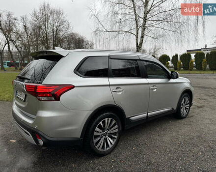 Серый Мицубиси Аутлендер, объемом двигателя 2.36 л и пробегом 142 тыс. км за 21500 $, фото 7 на Automoto.ua