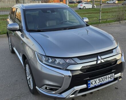 Серый Мицубиси Аутлендер, объемом двигателя 2.4 л и пробегом 97 тыс. км за 30500 $, фото 1 на Automoto.ua