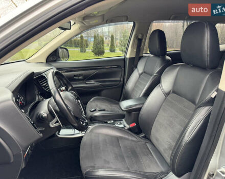 Серый Мицубиси Аутлендер, объемом двигателя 2.36 л и пробегом 142 тыс. км за 21500 $, фото 16 на Automoto.ua