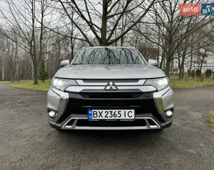 Серый Мицубиси Аутлендер, объемом двигателя 2.36 л и пробегом 142 тыс. км за 21500 $, фото 10 на Automoto.ua