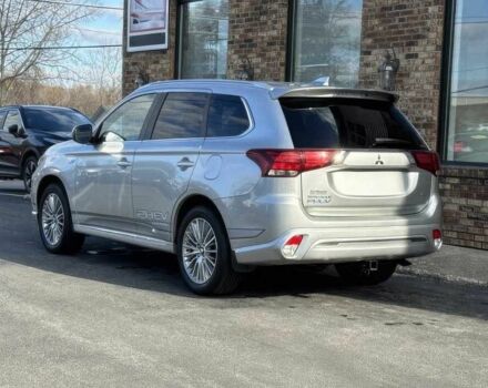 Серый Мицубиси Аутлендер, объемом двигателя 2.4 л и пробегом 21 тыс. км за 15600 $, фото 4 на Automoto.ua