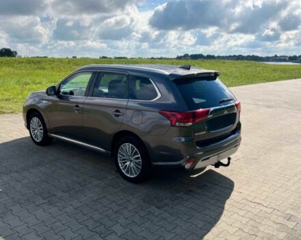 Серый Мицубиси Аутлендер, объемом двигателя 2.4 л и пробегом 24 тыс. км за 17000 $, фото 7 на Automoto.ua