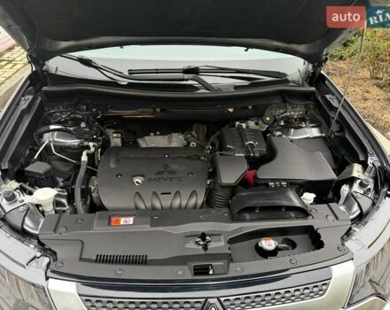 Сірий Міцубісі Аутлендер, об'ємом двигуна 2.36 л та пробігом 114 тис. км за 20000 $, фото 20 на Automoto.ua