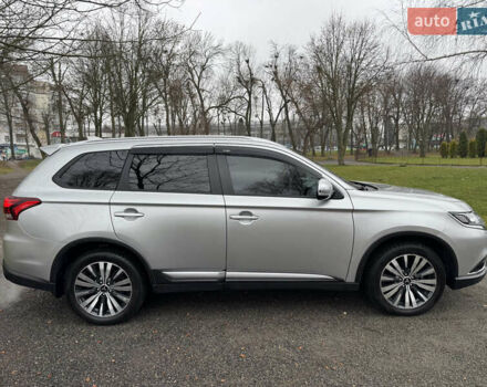 Серый Мицубиси Аутлендер, объемом двигателя 2.36 л и пробегом 142 тыс. км за 21500 $, фото 8 на Automoto.ua