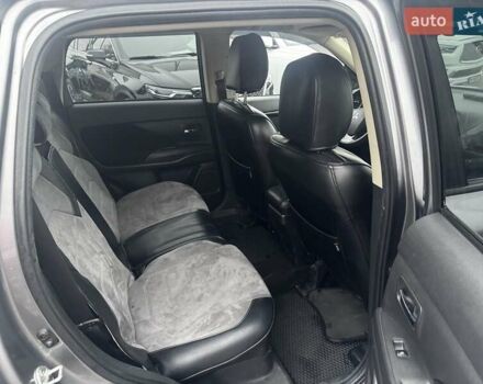 Серый Мицубиси Аутлендер, объемом двигателя 2 л и пробегом 122 тыс. км за 19988 $, фото 19 на Automoto.ua