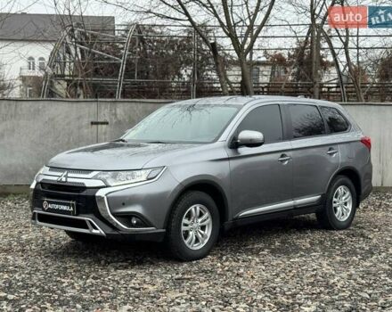 Серый Мицубиси Аутлендер, объемом двигателя 2 л и пробегом 122 тыс. км за 20990 $, фото 4 на Automoto.ua