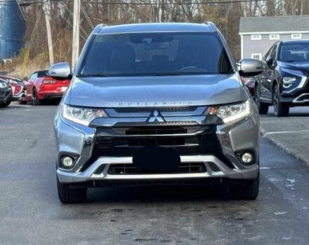 Серый Мицубиси Аутлендер, объемом двигателя 2.4 л и пробегом 21 тыс. км за 15600 $, фото 1 на Automoto.ua