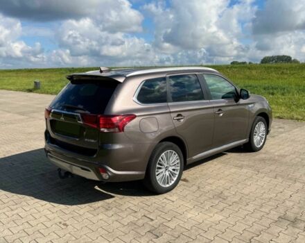 Серый Мицубиси Аутлендер, объемом двигателя 2.4 л и пробегом 24 тыс. км за 17000 $, фото 5 на Automoto.ua