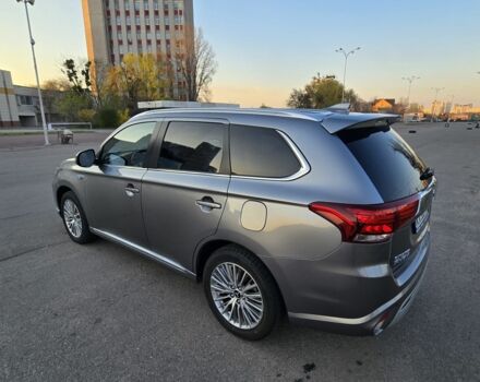 Серый Мицубиси Аутлендер, объемом двигателя 2.4 л и пробегом 97 тыс. км за 30500 $, фото 2 на Automoto.ua