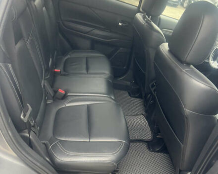 Серый Мицубиси Аутлендер, объемом двигателя 2.4 л и пробегом 99 тыс. км за 22900 $, фото 8 на Automoto.ua