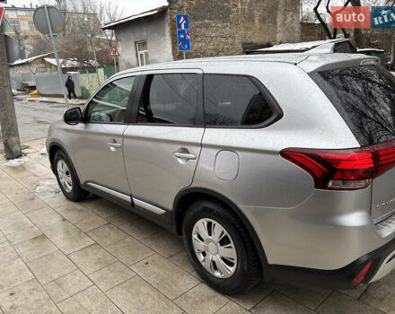 Сірий Міцубісі Аутлендер, об'ємом двигуна 2 л та пробігом 63 тис. км за 22500 $, фото 3 на Automoto.ua