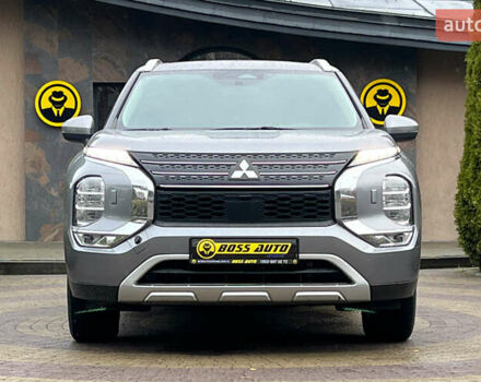 Серый Мицубиси Аутлендер, объемом двигателя 2.49 л и пробегом 46 тыс. км за 24500 $, фото 1 на Automoto.ua