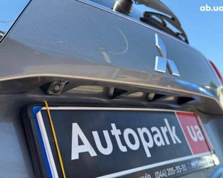 Серый Мицубиси Аутлендер, объемом двигателя 2 л и пробегом 58 тыс. км за 21790 $, фото 10 на Automoto.ua