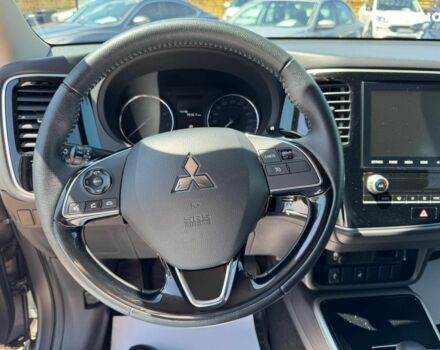 Серый Мицубиси Аутлендер, объемом двигателя 2 л и пробегом 58 тыс. км за 21790 $, фото 19 на Automoto.ua