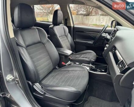 Серый Мицубиси Аутлендер, объемом двигателя 2 л и пробегом 122 тыс. км за 20990 $, фото 13 на Automoto.ua