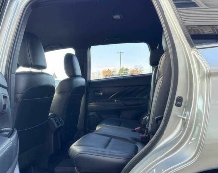 Серый Мицубиси Аутлендер, объемом двигателя 2.4 л и пробегом 21 тыс. км за 15600 $, фото 9 на Automoto.ua