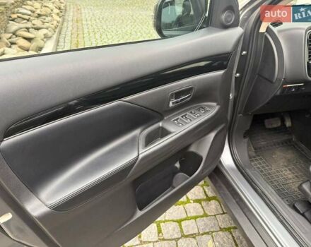 Сірий Міцубісі Аутлендер, об'ємом двигуна 2.36 л та пробігом 114 тис. км за 20000 $, фото 6 на Automoto.ua