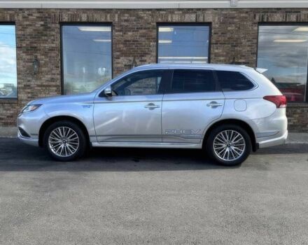 Серый Мицубиси Аутлендер, объемом двигателя 2.4 л и пробегом 21 тыс. км за 15600 $, фото 5 на Automoto.ua