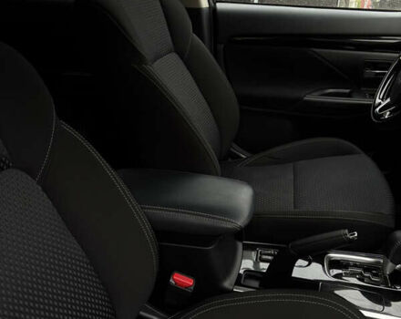 Сірий Міцубісі Аутлендер, об'ємом двигуна 2 л та пробігом 63 тис. км за 22500 $, фото 19 на Automoto.ua