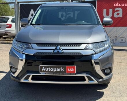 Серый Мицубиси Аутлендер, объемом двигателя 2 л и пробегом 58 тыс. км за 21790 $, фото 6 на Automoto.ua