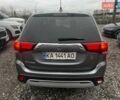 Серый Мицубиси Аутлендер, объемом двигателя 2 л и пробегом 122 тыс. км за 19988 $, фото 8 на Automoto.ua
