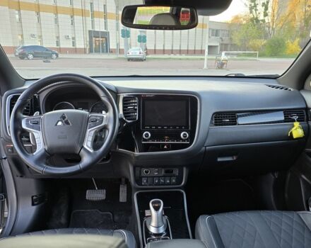 Серый Мицубиси Аутлендер, объемом двигателя 2.4 л и пробегом 97 тыс. км за 30500 $, фото 5 на Automoto.ua